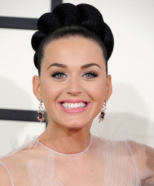 Pero, ¿Por qué Katy y Justin no tuvieron el mismo final entonces? La respuesta es sencilla: traería muchas sospechas y demasiada atención debido a la talla de sus figuras como artistas. Es más fácil desprestigiarlos, y más seguro que matarlos.