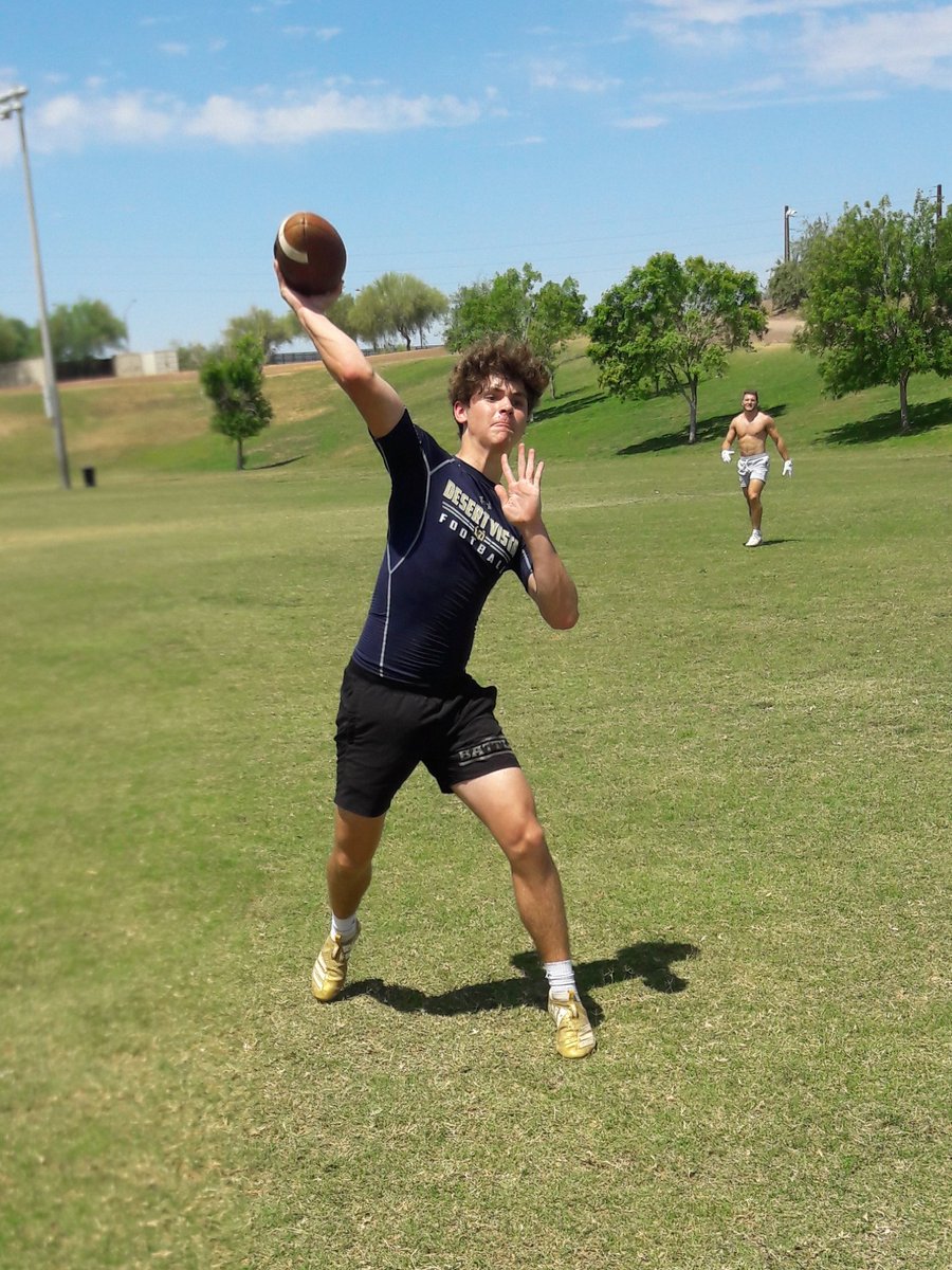 Elev8QBacademy's tweet photo. @cj_tiller @seanfogel6 aka McLovin  @JacksonAkins5 @_JackNelson2 Great young men we get to be around on a weekly basis. @elev8academy @quarterbackmag https://t.co/k8uSDFzT77