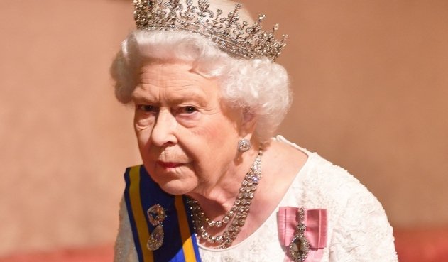 luciahm16's tweet photo. Para mi La Reina Isabel ll (94 años)  es el ser más misterioso de este mundo. https://t.co/iKzavCSbFj