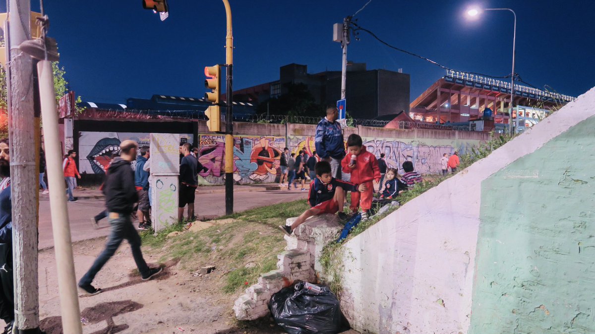 With more matches under my belt & confidence sky-high with the realisation not everyone wants to kill you, I was able to do what I love doing most here and take some photos around the stadium before the game (still available for this type of gig  @MundialMag  @Copa90 etc ):