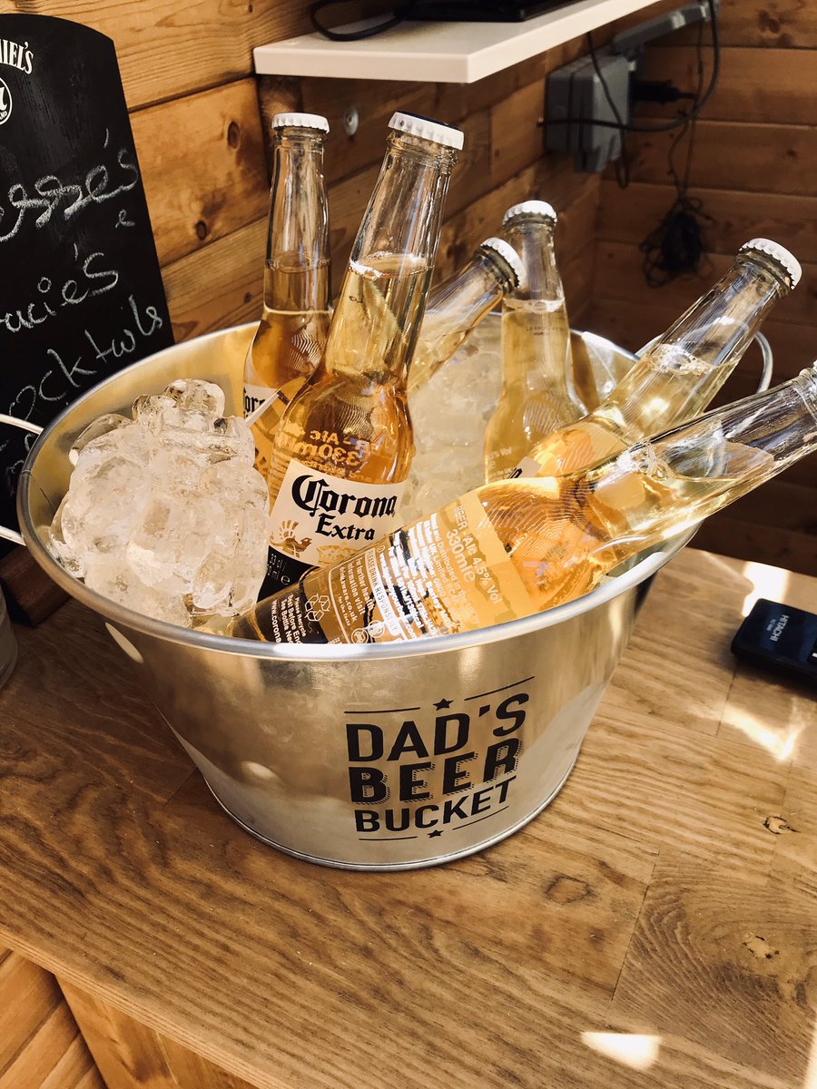 Carina1Williams's tweet photo. My husband has been busy building us a home made bar at home! Pretty good for a plumber!! Names in memory of his dad 💙🍺 #homemade #bar #pub #plumber #lockdown #diybar #diypub #garrysbar https://t.co/DCK0sh7BB3