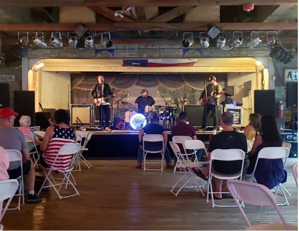 KKYXAM's tweet photo. Awesome time at the hall with @BrothersPowell 
@GrueneHallTX https://t.co/dnkP5dbV9u