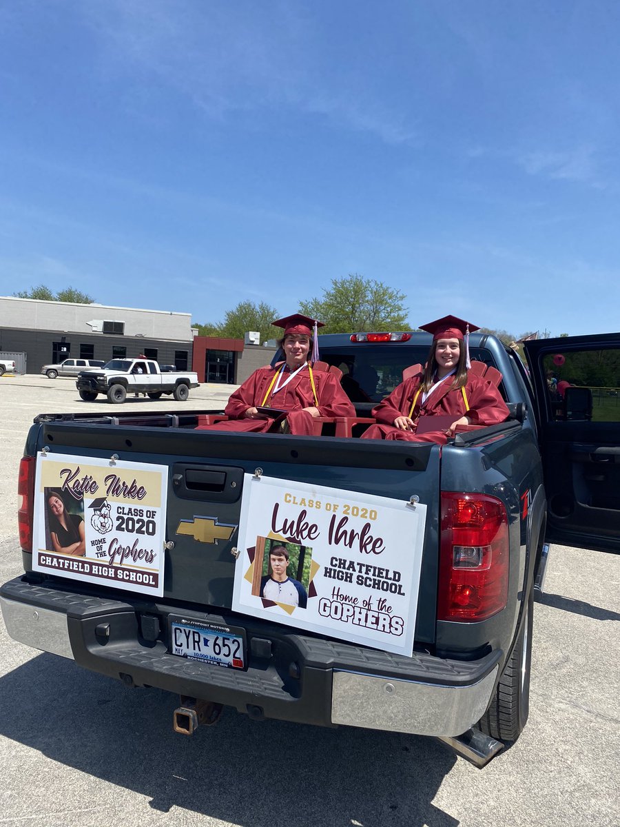 jen0817's tweet photo. Congratulations to my two seniors! @KatieIhrke @lukeihrke 👩🏻🎓🎓👨🏻🎓 #Graduation2020 #2020seniorstrong #chatfieldgrad2020 https://t.co/8Rb3mqOaHI
