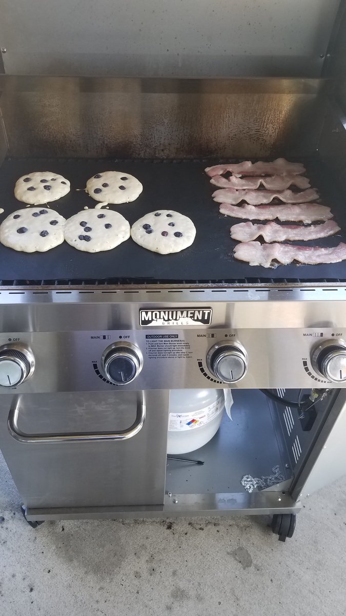 CoachTruth13's tweet photo. Love one another. I been cooking during Covid to handle the stress.  #covidcooking #monumentgrills https://t.co/Y3pHVaXF0q