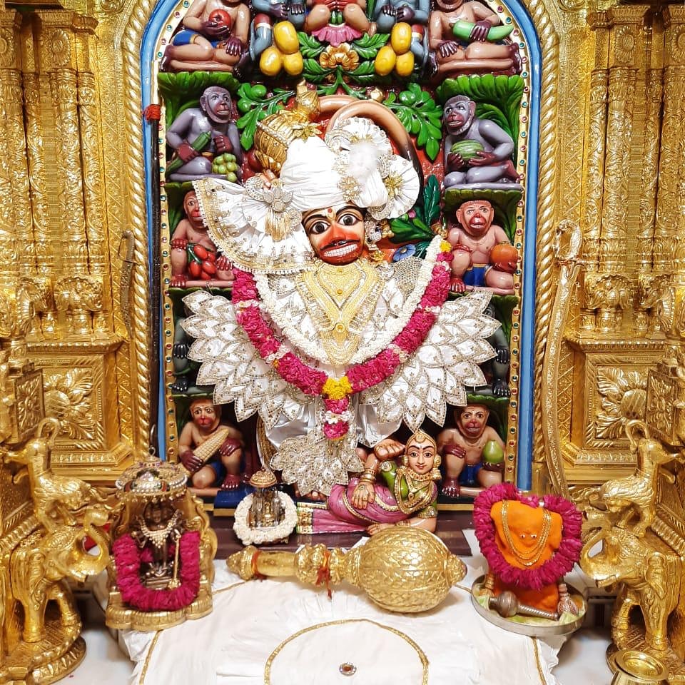 iarpitgandhi's tweet photo. આજના શુણગાર દર્શન,
શ્રી સારંગપુર હનુમાનજી મંદિર
🚩🚩🚩શ્રી કષ્ટભંજન દેવ સત્ય છે 🚩🚩🚩
#Jay #Shree #Kastbhanjan #Dev #Shangar #Darshan #1Jun2020 #Hanumanji #Hanumandada #Temple #Salangpur #Dham #Botad #Gujarat https://t.co/KoZFIc5zDs