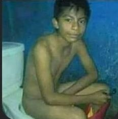 gabrielvosi's tweet photo. Esperando que #anonymus revele el numero de tarjeta de trump para comprarme la play 5 https://t.co/Bvpd2OYhgI
