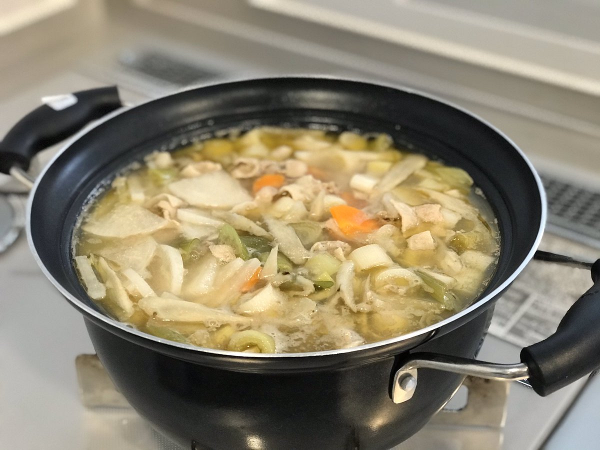 masamin99089019's tweet image. 軽自粛生活🍲
味噌mixちゃんこ、旨し😋
出汁は昆布と🐟
#自粛ちゃんこ #味噌ちゃんこ #豚汁 #白味噌と八丁味噌のハーモニー