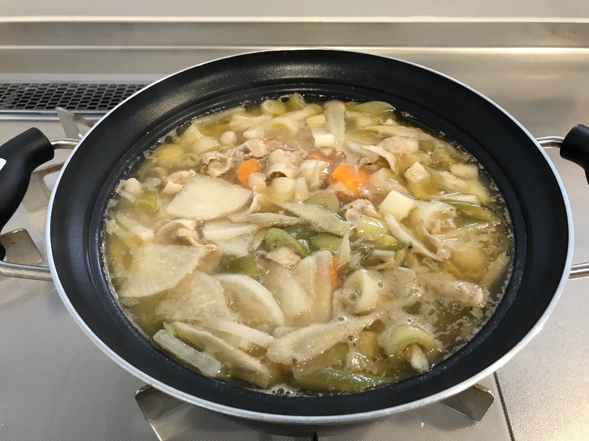 masamin99089019's tweet image. 軽自粛生活🍲
味噌mixちゃんこ、旨し😋
出汁は昆布と🐟
#自粛ちゃんこ #味噌ちゃんこ #豚汁 #白味噌と八丁味噌のハーモニー