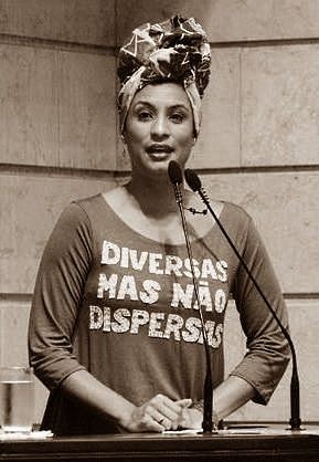 Binahx_'s tweet image. Oi queridos #anonymus vcs já falaram q o avicii foi assassinado, q trump está envolvido com tráfico de pessoas e pornografia infantil, é que ele está escondido
Agora, vc pode me dizer, Quem mandou matar Marielle?? 

-que a justiça seja feita