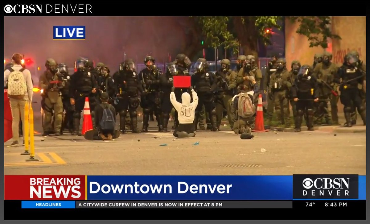 CBSNewsColorado's tweet image. HAPPENING NOW: Denver police have begun firing tear gas at protesters, during a fourth night of protests near the Capitol. 

WATCH CBSN Denver for live updates: denver.cbslocal.com/live/
#DenverProtests #GeorgeFloyd