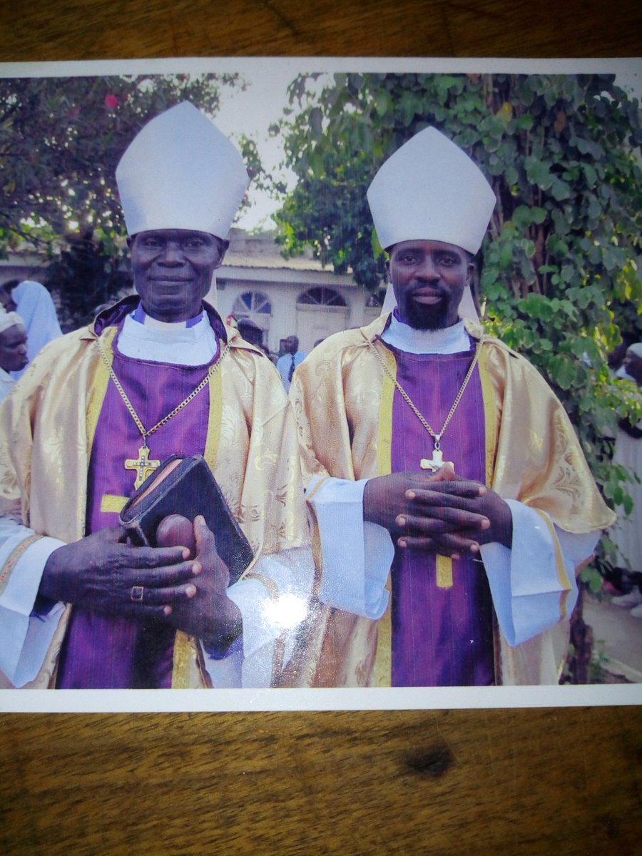 Mtukufu rais Uhuru Kenyatta tafadhali funguwa kanisa ili tuombee inchi yetu ya kenya,dunia ikiwa kwa jaribio inafaa tuweke hizo majaribio kwa mungu ndio tupate uzima kupitia kwa mikono ya mungu.@Ubarikiwa rais Uhuru kenyatta