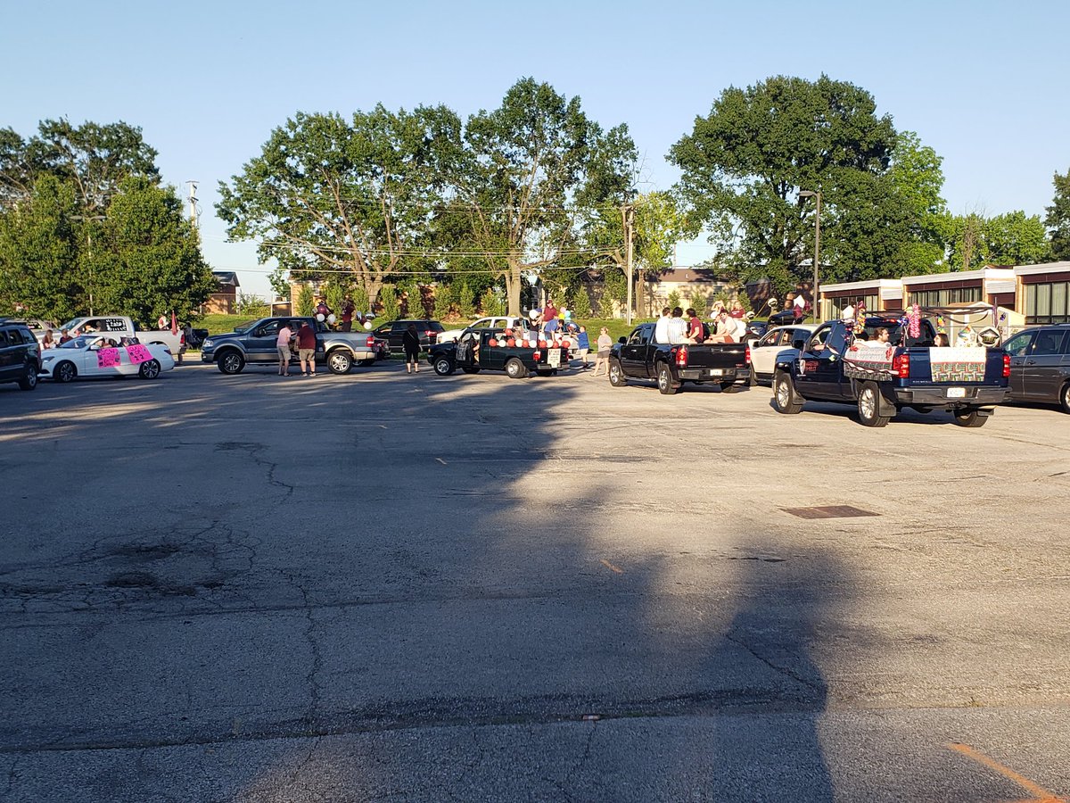 scwactivities's tweet photo. Senior Parade https://t.co/5nBqohhd64