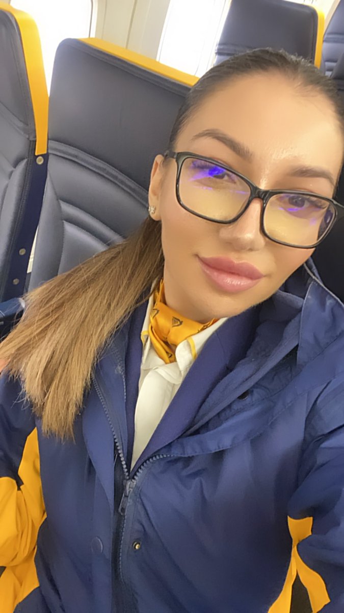 Ralucalexandra3's tweet photo. #onceuponatime when I was a #flightattendant #bestjob I am missing it #ryanair #lowfaresmadesimple #aircraft #airplace #wings #skyisnolongerthelimit https://t.co/vZxe5QvU6R
