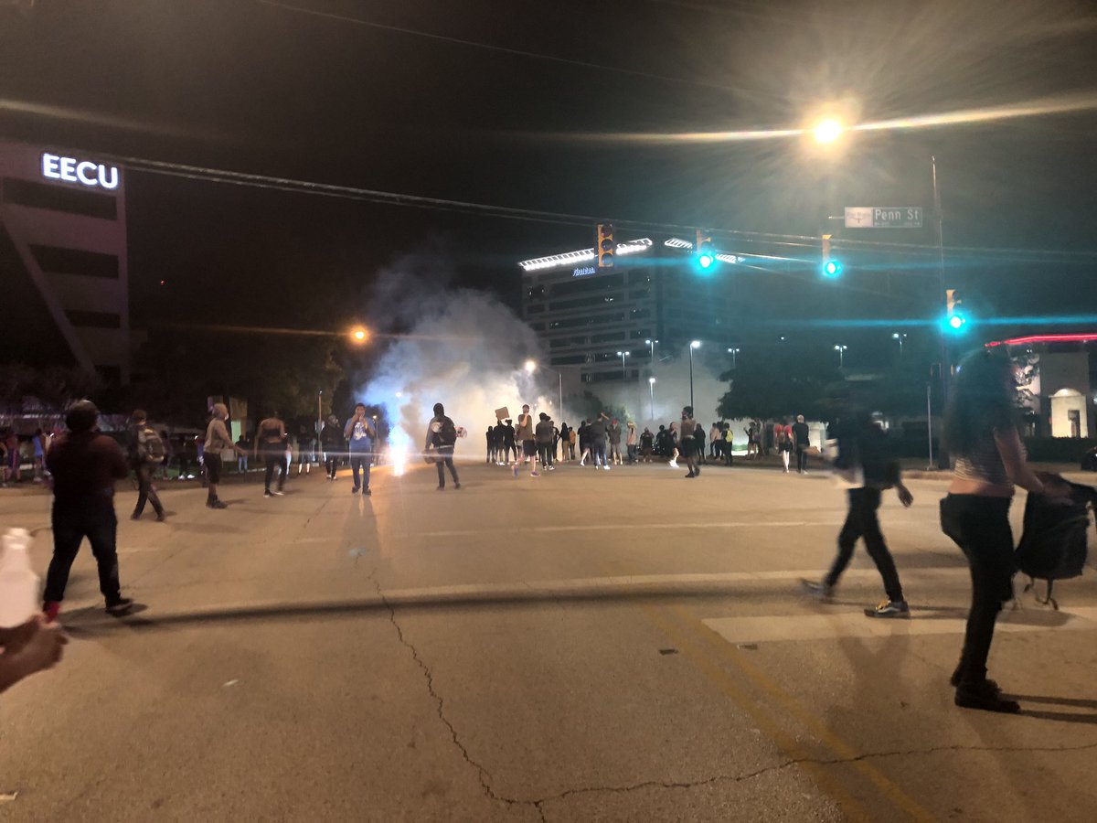 Chaos as Fort Worth police keep pushing protesters down west 7th.