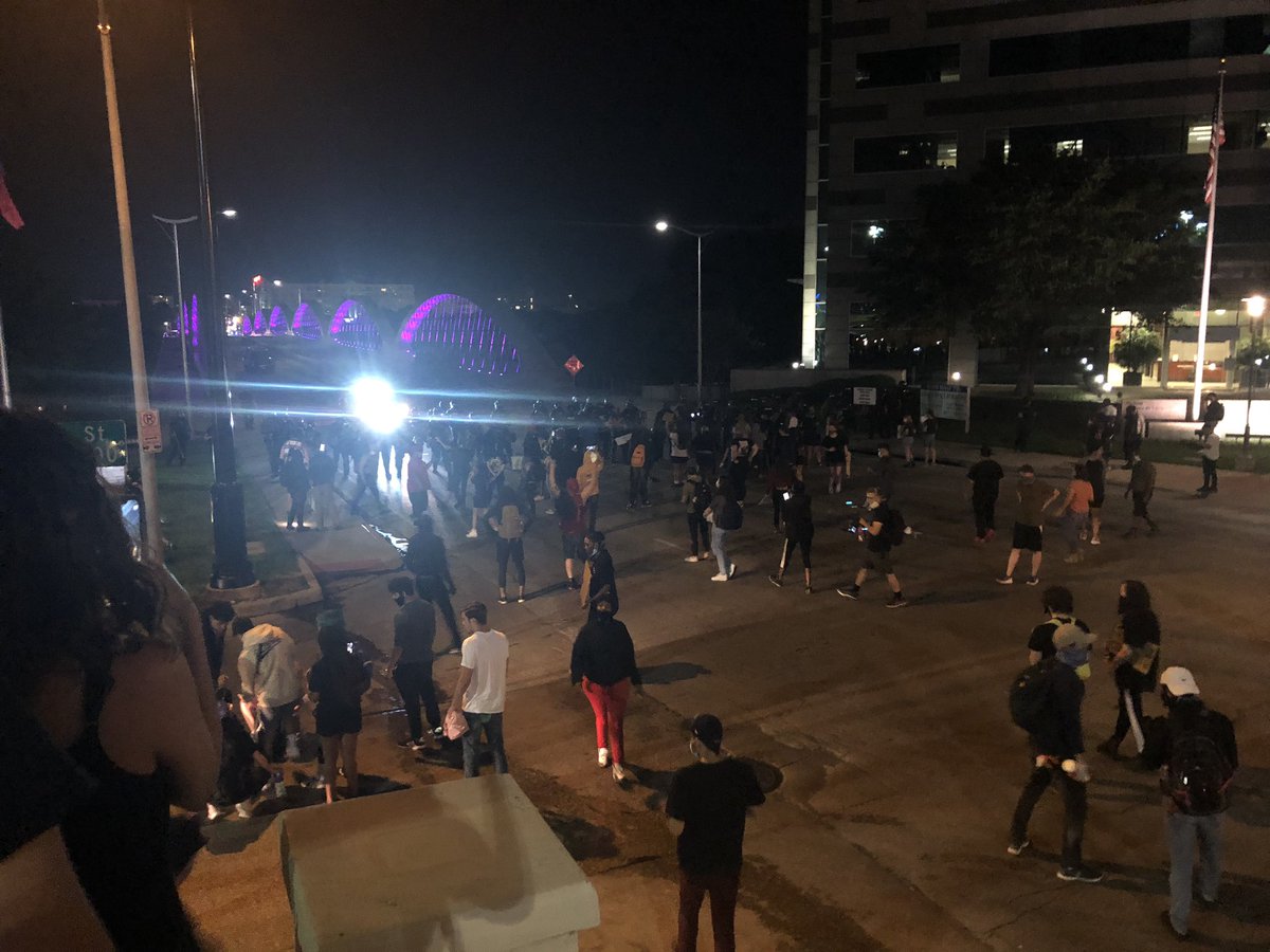 Chaos as Fort Worth police keep pushing protesters down west 7th.