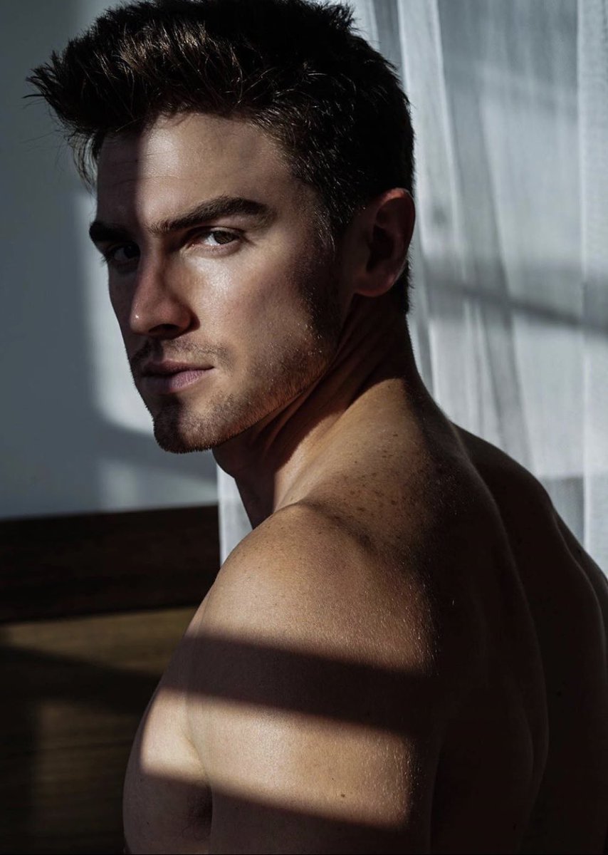 Instagram sean daniels