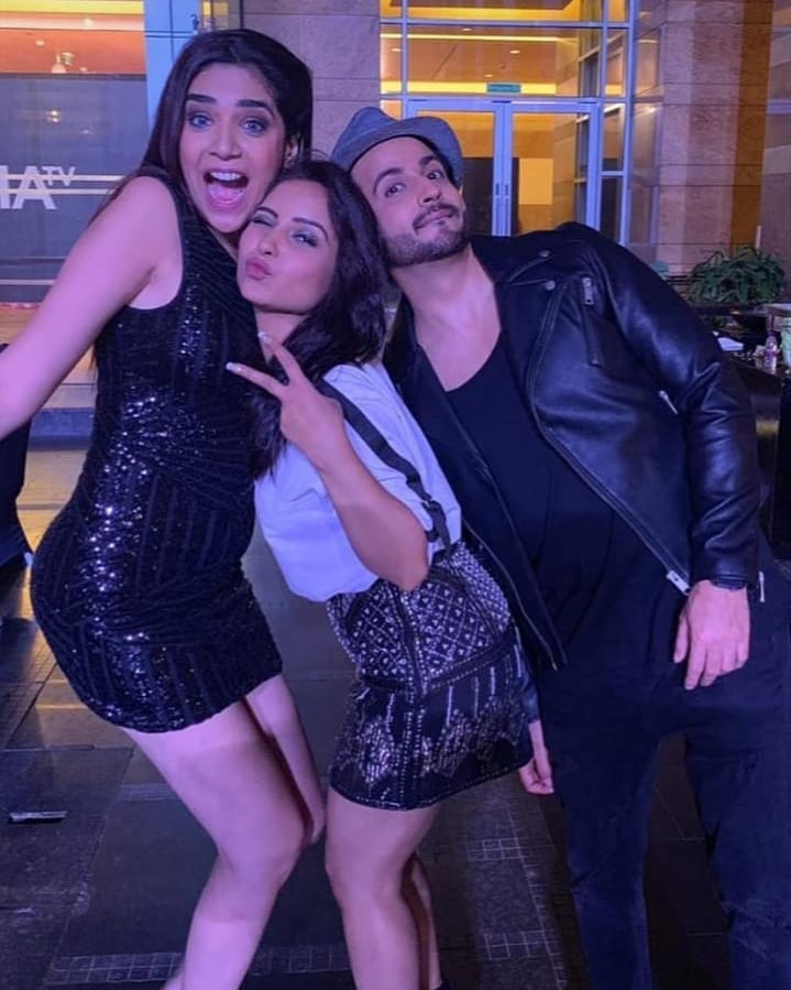 #throwback TO THIS CUTE PICTAA WITH FAKIH...  LOVELY DAYS ❤❤ <a href="/DheerajDhoopar/">Dheeraj Dhoopar</a> <a href="/VinnyArora2/">Vinny Arora</a> <a href="/anjumfakih/">anjum fakih</a> #VIRAJ #LOVE