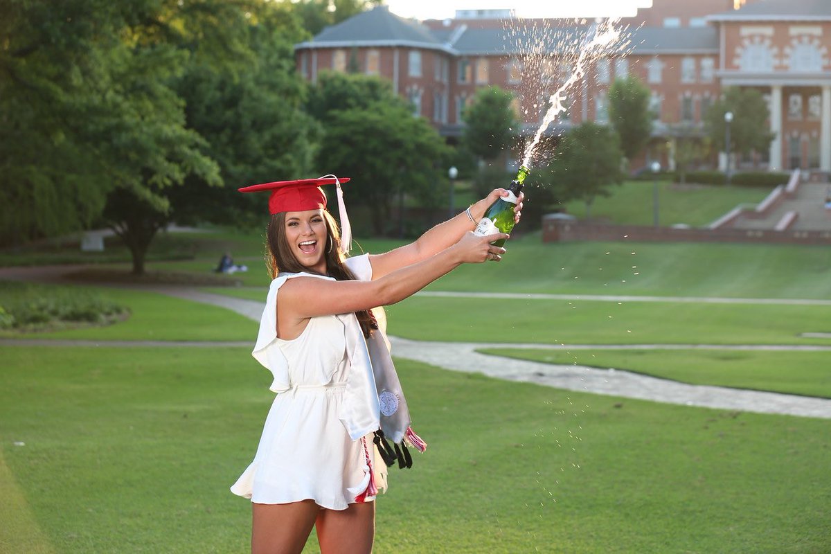 Congratulations To Our Beautiful Local Doll @rachelcabe 🎉❤️😍🎓👩🏼‍🎓
We Are So Happy And Proud To Be Celebrating With Her And All Of Our 2020 Grads This Szn!!
Shop Her Adorable Grad Look + SO MUCH MORE Instore From 10-6 Amazing Pics W/ @carolinatopshots