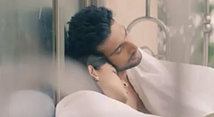 Radhika slept on his shouldersOST was just so perfect hereA - aise achi lagti ho in fact tum aise hi chup rehti ho na dur se tume deke koi b sundar keh sakta ha..Wht was this behaviour Arjun #Manmarzian