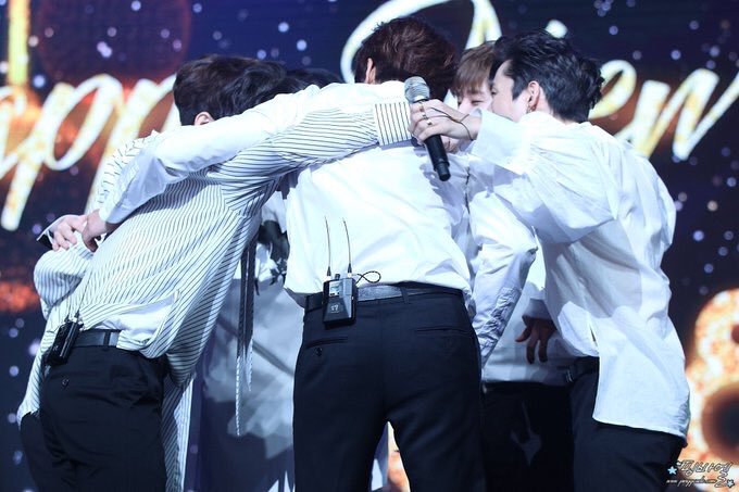 jjong_lemon's tweet image. 10 years. 1 decade.

The group took their small company up. The group that proved idols can be good at singing AND dancing.

INFINITE. The best group ever. Let's stay for more years!

#10YearswithINFINITE
#해피엔딩이_아닌_네버엔딩_인피니트10주년
#인피니트_10주년_우리는_네버엔딩