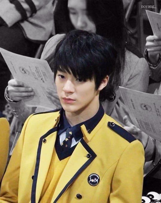 jenbiverse's tweet photo. ตอนนั้นต้องเป็นรุ่นพี่ในโรงเรียนที่ป๊อปมากๆแน่เลย https://t.co/0D1NHdTUgK