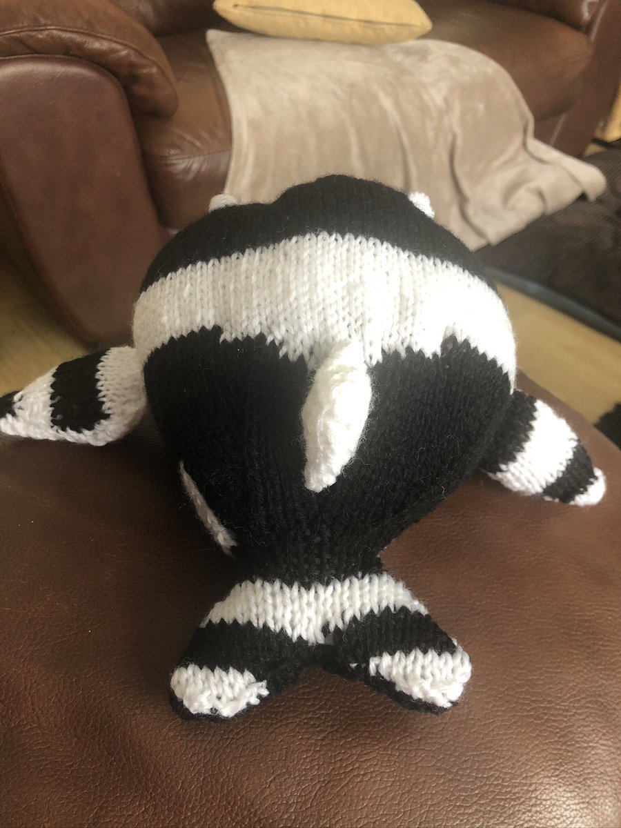 YorklassLynn's tweet photo. Used up some wool to do another knitted toy 🐳 and bought some wool from the pound shop too! #feelingproud #knittinginlockdown #freewilly 😂😂 https://t.co/xi2eP6ibIA