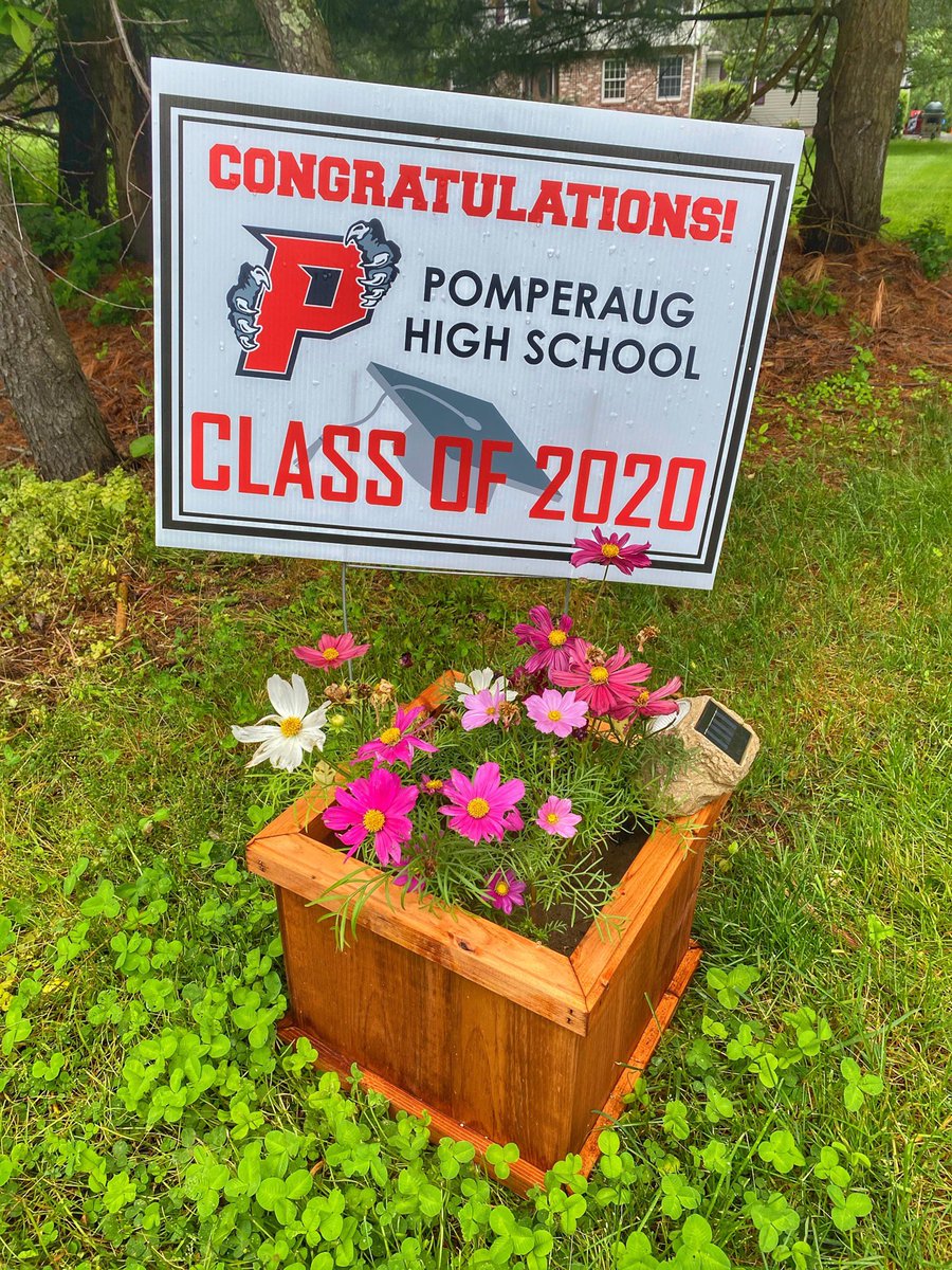 anniesmith821's tweet photo. Congrats to the @Region15Schools class of 2020! Starting the car parade @GainfieldSchool @PomperaugES @LongMeadowES @MiddleburyES then off to @RochambeauRams @Memorial_Middle and finally @PJones2001! Give them roots- give them wings! #Classof2020 https://t.co/mce5RzKhdj