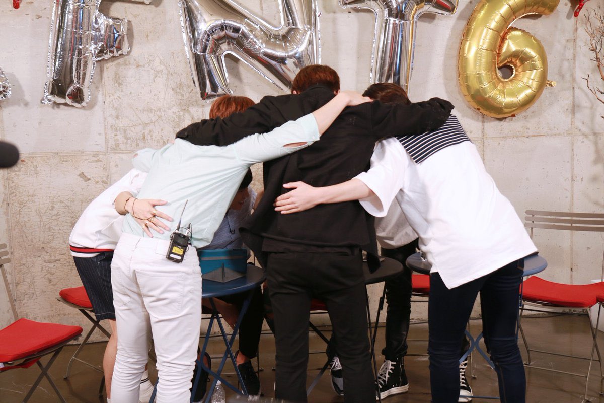 banamnam's tweet image. Missing their group hugs #10YearsWithINFINITE #인피니트_10주년_우리는_네버엔딩