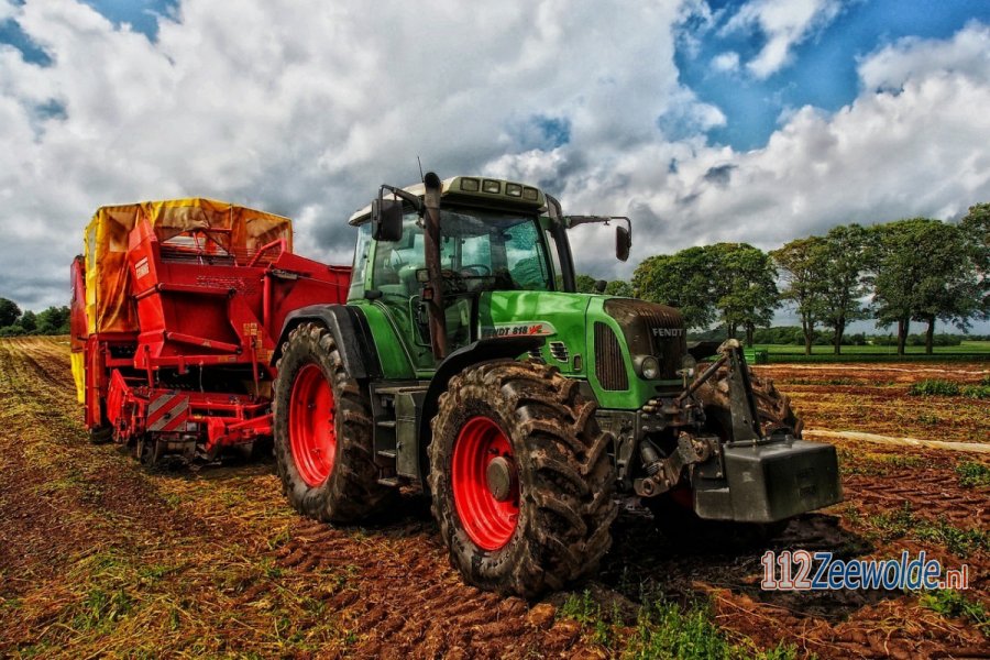 GPS systemen gestolen van landbouwvoertuigen in #Zeewolde. 112Zeewolde.