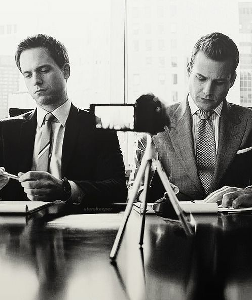 TvSeasonSpoiler's tweet photo. Two Gentlemen in a frame❤️
.
.
.
.
.
#suits #suitsusa #darvey #darveyfans #darvey4life #darveykiss #donnaandharvey #harveyanddonna #donnapaulsen #harveyspecter #louislitt #alexwilliams #samanthawheeler #katrinabennett #mikeross
#sarahrafferty #gabrielmacht #tvss https://t.co/cGLVjzLWVo