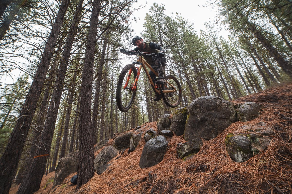 jamisbikes's tweet photo. "When we pulled the new Jamis Portal C1 out of the box, we were instantly stoked!"
Check out the latest Dissected Series feature from The Loam Wolf! #loamwolfpack
https://t.co/uYG2DVXPQ8
π· by @treelinecinematic https://t.co/JxILeXwWI8