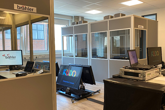 Brähler Convention hebt virtuelle #Events mit KUDO auf ein neues Level 🤩⬆️ Unsere Dolmetsch-Studios sind ab sofort deutsch­landweit auch in Kombi­nation mit #KUDO verfügbar. Alle Funktionen &amp; Infos im Überblick hier: bit.ly/braehler-virtu… ⬅️‼️ #eventprofs #digitalisierung