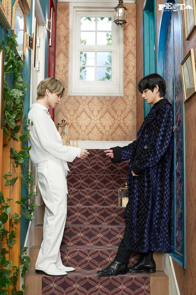 banqtansgirl's tweet photo. “... five feet apart cuz they’re not gay” 😂
#BTS #ARMY #BTSsubunit #Vimin #soulmates #FESTABTS2020 #bangbangcon @BTS_twt https://t.co/jZcbWouS7C