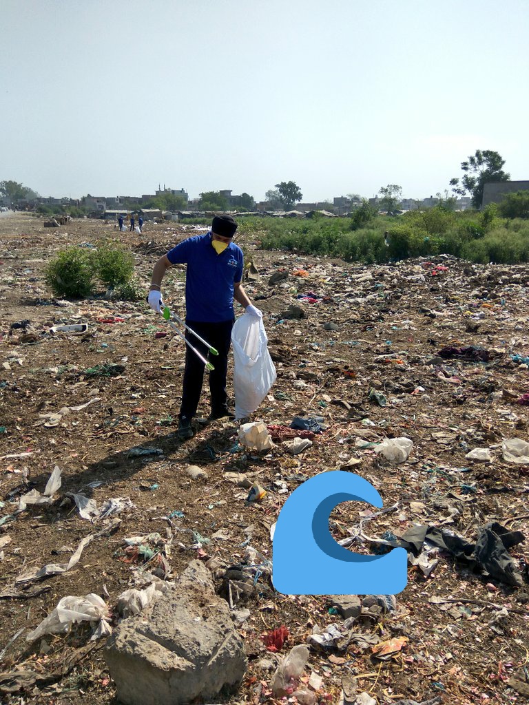 Mandeephallan's tweet photo. A memory of small contribution on last year World Ocean Day 🌊.... This year due to COVID restrictions couldn't make it possible #WorldOceansDay #CleanUpTogether
Plastic waste collection
@WorldOceansDay
@UNEP
@SEELeeds
@sdgchoupal
@SDGaction
@SDG2030 https://t.co/tzf3RVO4yF