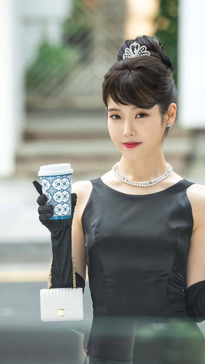 aleatorylocks's tweet photo. hotel del luna lockscreen / wallpaper (pt4)  #hoteldelluna #iu #leejieun #jangmanwol #yeojingoo #koochansung #kangmina #jihyunjung #leedohyun #lockscreen #hdwallpaper rt if you will use https://t.co/mQmvhgSqcu