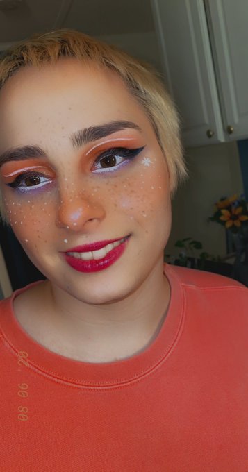 To my lovely roommate who&rsquo;s a MUA and on the front lines fighting covid-19 in are local hospital. I just<a href="/tag/newprofilepic"class="tags"><span>#newprofilepic</span></a>