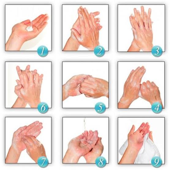 #yıl2020 de el yıkamayı öğrendiysek, #yıl2030 da duş almayı öğrenebiliriz.
Oysa ki çocukluk yıllarımızda #yıl2000 yılında uçan arabalara bineceğimizi hayal ediyorduk.