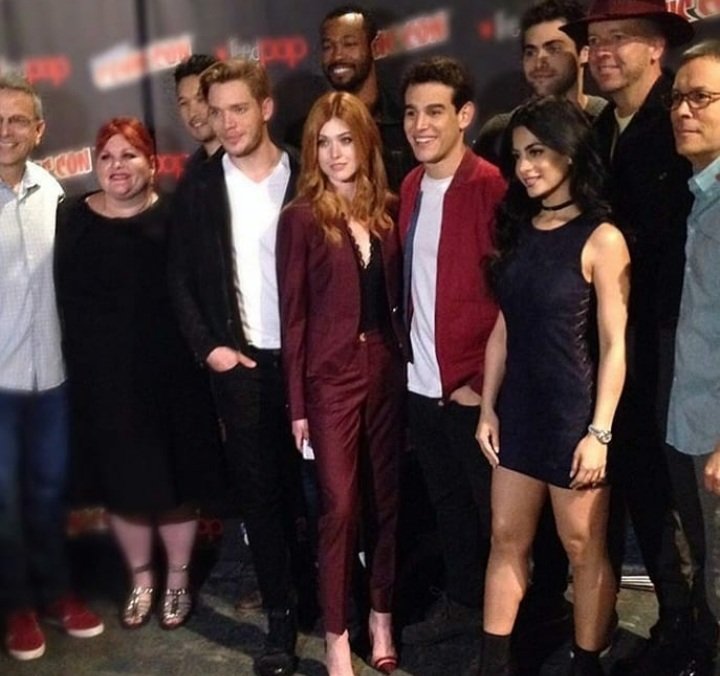 billyclace's tweet image. Dear @netflix please could you save #Shadowhunters. Please stop ignoring us. #SaveShadowhunters forever.❤
