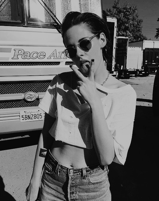 kstewpics's tweet photo. “I hate it when they say I’m ungrateful and I fucking hate it when they say I don’t give a shit, because nobody cares more than I do. I’m telling you I don’t know anybody who does this that gives a shit more than I do.” — Kristen Stewart 🤍 #KristenStewart https://t.co/EGLwIYxdyN