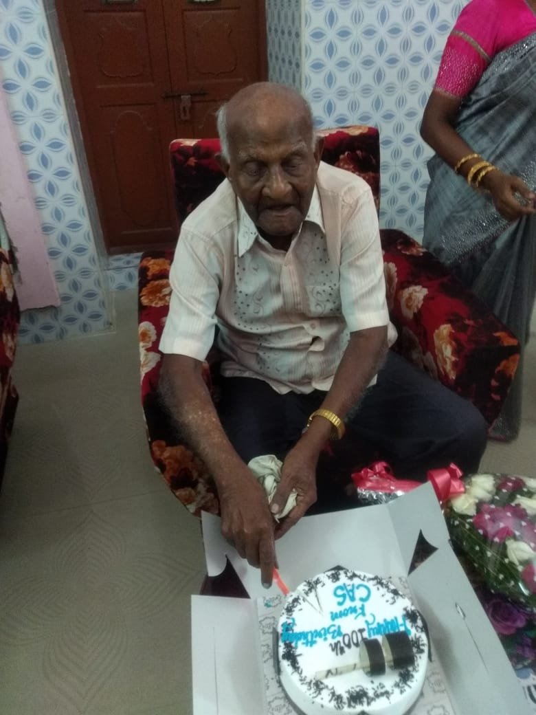 ANI's tweet photo. Kerala: Air Force Chief Air Chief Marshal RKS Bhadauria conveyed birthday greetings to a retired Warrant Officer PD Pandian on his 100th birthday celebration. A birthday card and cake was delivered to the retired warrant officer by IAF officials in Trivandrum. https://t.co/EBNcuYoM82