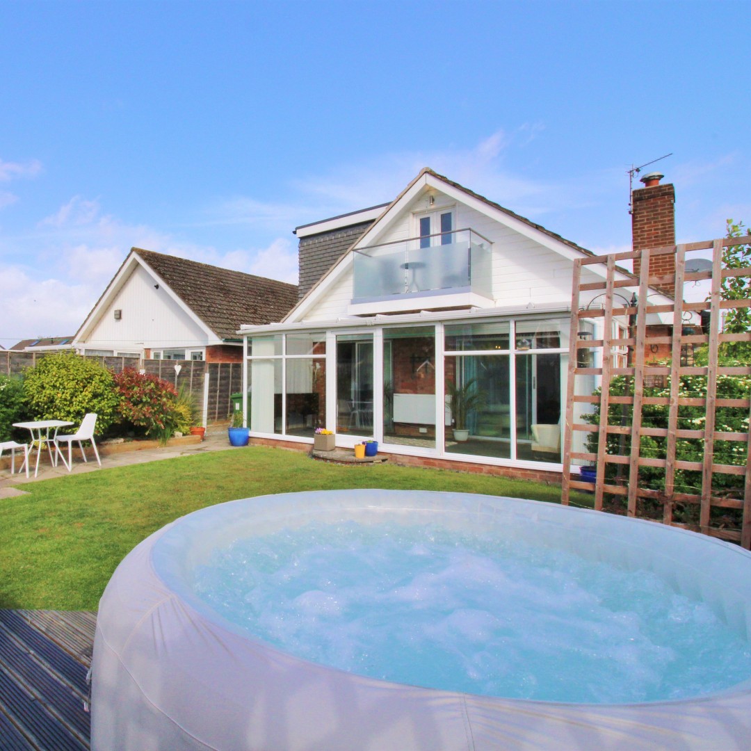 Beautiful Home 👀👀 Southport, Offers in the Region of £295,000
.
▫️ Three Reception Rooms &amp; Conservatory
▫️ Sunny Aspect Landscaped Gardens
▫️ Bowling Green Views
.
📸 To See Further Images and Details Search for ‘Caton Close‘ on our Website (Link in Bio)