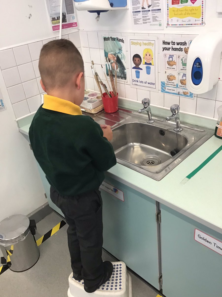 ChicksMPS's tweet photo. We are enjoying learning at school and remembering to wash our hands 🧼🙌🏽 https://t.co/4wLpJG650j