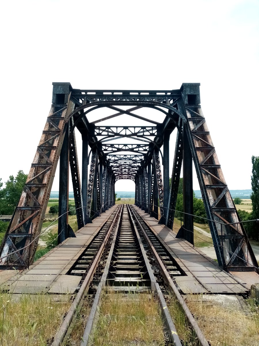 elarogantte's tweet photo. #zimnicea #bridge #Romania https://t.co/XvnZyEcaBL