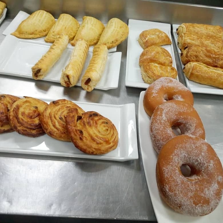 SpeedMeals's tweet image. Fresh hot, oven-baked bread, pastry, and small chops?

We've got you covered. We delivered straight to you - FREE

Speedmeals Bakery OPENS SOON

Anticipate Speed Loaves @its best to serve YOU

#speedmealsmobilekitchen
#cateringinlagos
#healthyfoods