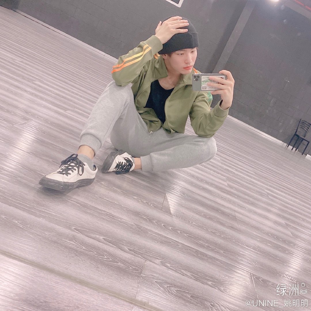 mingmingarchive's tweet photo. — (eng trans) 200608 mingming   weibo update

"guess what i'm preparing for..."

#yaomingming #姚明明 #青春有你 #요명명 #UNINE https://t.co/Z6ZJXP69tS