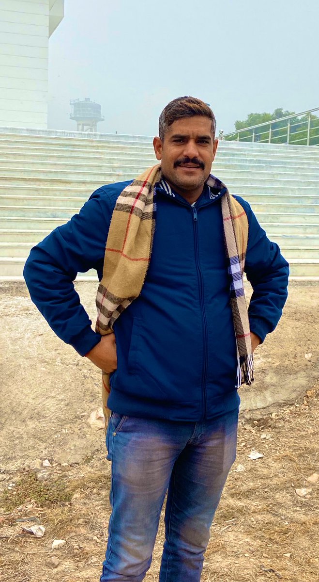 SubhashCM26's tweet photo. दिल्ली पुलिस में सिपाही भाई कुलदीप #DVS के कार्यो में बेहद महत्वपूर्ण भूमिका निभा रहे है,इनका धैर्य,समझदारी व त्वरित निर्णय के गुण DVSके कार्यो को धरातल पर अमलीजामा पहनाने में बहुत काम आ रहे है,आप दिल्ली की सुरक्षा के साथ साथ गाँव विकास के कार्यों को बखूबी कर रहे हो

हार्दिक आभार https://t.co/kCjjVuATcU
