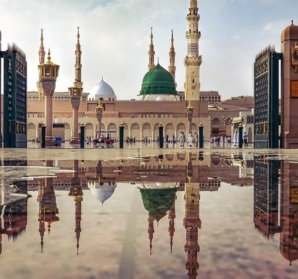 Milâdî 8 Haziran 632'de bu Dünya'dan, Refîk-i Alâ'ya diyerek ayrıldı. Şimdi bizim bütün duamız, gayretimiz O'nun ümmeti olmakla şeref bulduğumuz bu ömrü O'na layık olarak geçirebilmektir.
Peygamber Efendimiz'in vefatının 1388. yılı
Allahümme Salli alâ Seyyidinâ Muhammed.
#(S.A.V)