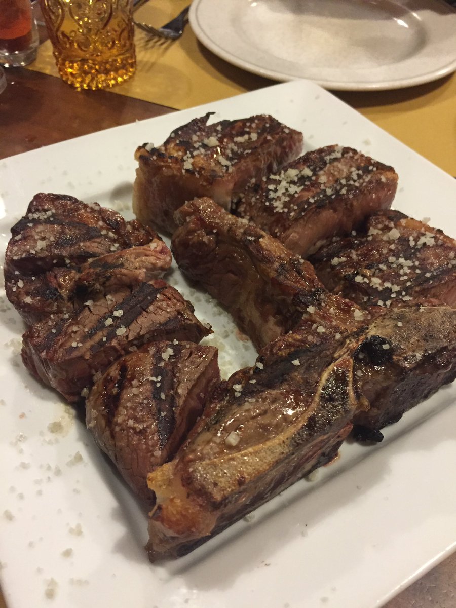 이렇게 오래 해외에 안 나간 것도 처음. 이태리 친구들과 통화하고 문자하면서 안부를 교환한다. 이제 거기서도 식당과 매장들이 다시 오픈하고 있다. 경제는 어떻게든 돌려야 하겠지. 무엇보다 그리운 이태리 음식들.