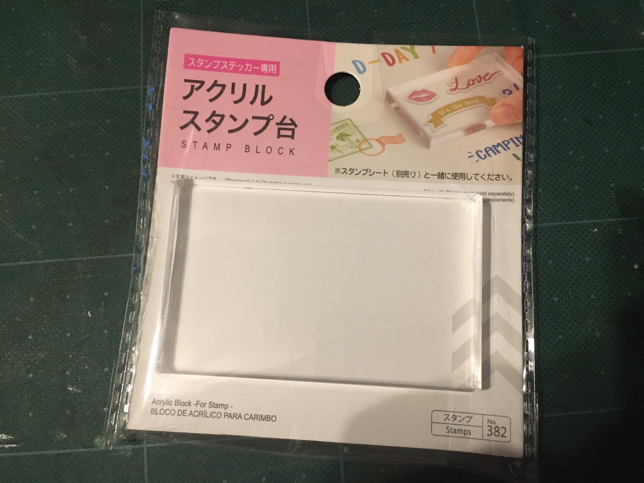 うえだしんぺい ダイソーで買ったアクリル板 一目見て色々活用できると思って まとめて買いました T Co Wf6ajugs8b Twitter