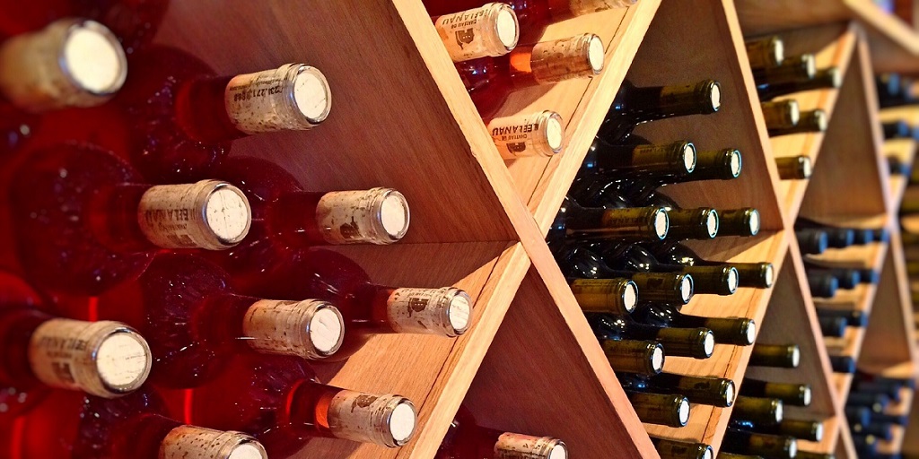 Following a 9-week ban, the liquor industry reopened last week across its supply-chain with measures enforced around security, crowd control, social distancing &amp; hygiene safety. This according to commitments made to the DTIC for a safe reopening.
READ: wineland.co.za/liquor-industr…